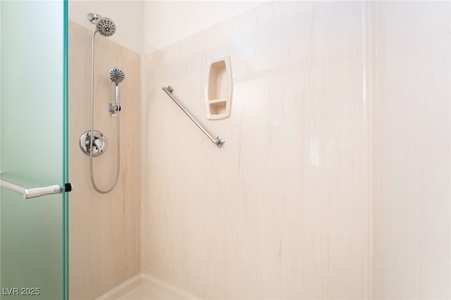1781 Cypress Lake Ct, Henderson, NV 89012 - full bathroom featuring a shower