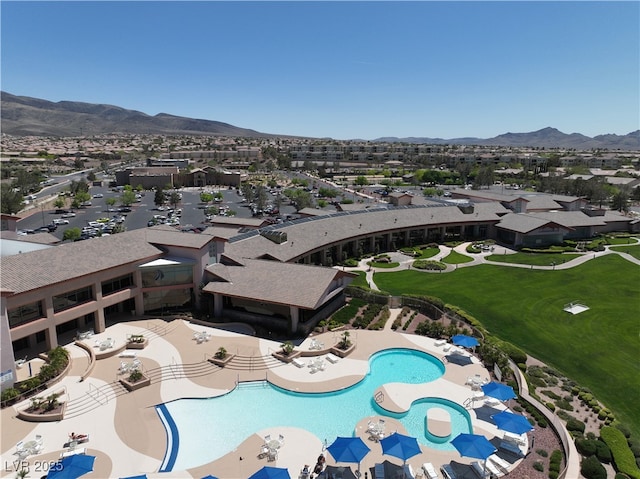 bird's eye view featuring a mountain view