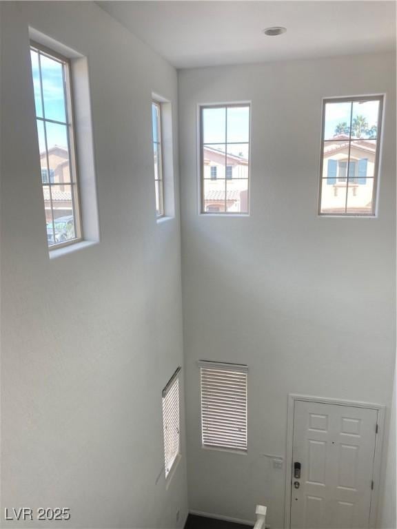 5513 Silent Springs Dr, Las Vegas, NV 89122 - interior space