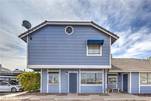 view of front of property
