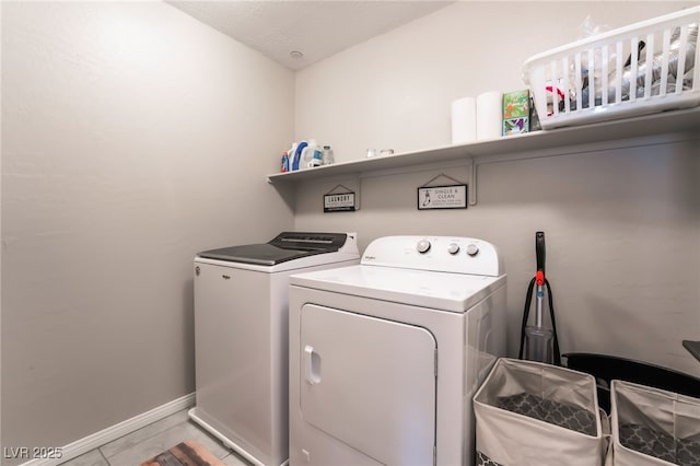 356 Silva Pl, Henderson, NV 89011 - laundry area featuring laundry area, washing machine and dryer, and baseboards