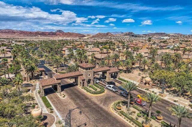 birds eye view of property featuring a residential view and a mountain view