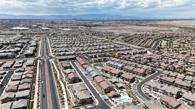 bird's eye view featuring a residential view and a mountain view