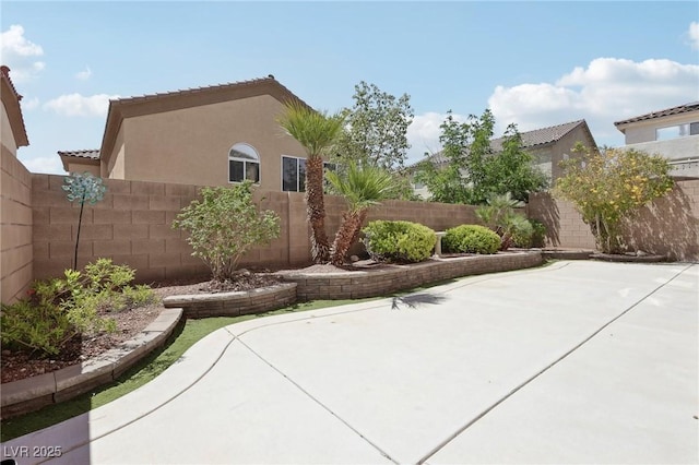 view of patio featuring a fenced backyard