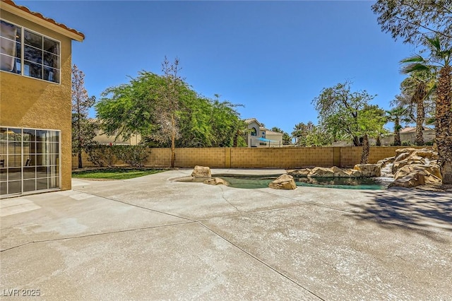 4 Bishopsgate Ter, Henderson, NV 89074 - view of patio / terrace with a fenced backyard