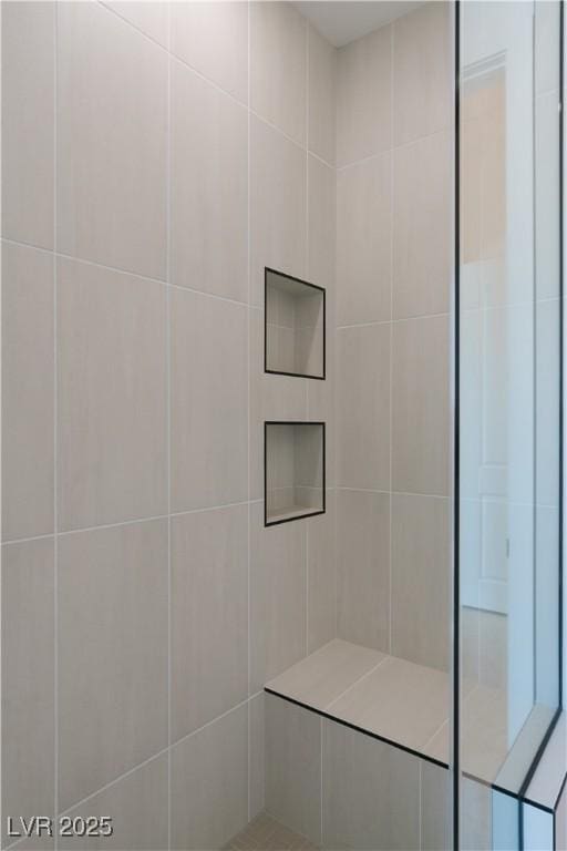 8721 Robinson Ridge Dr, Las Vegas, NV 89117 - full bathroom featuring a tile shower