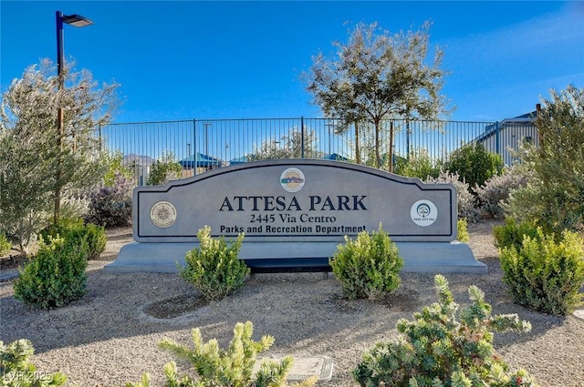 view of community / neighborhood sign