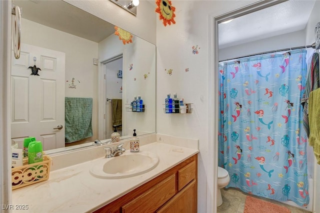 1007 Shades End Ave, North Las Vegas, NV 89081 - bathroom with toilet, vanity, and a shower with curtain