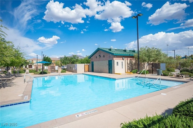 2198 Maderno St, Henderson, NV 89044 - community pool featuring fence