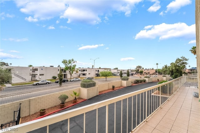 750 S Royal Crest Cir Unit 317, Las Vegas, NV 89169 - balcony featuring a residential view
