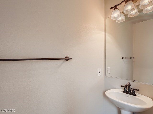 bathroom featuring a sink