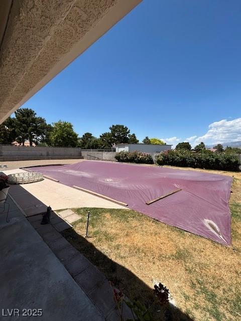 7650 Butterscotch Ct, Las Vegas, NV 89131 - view of patio