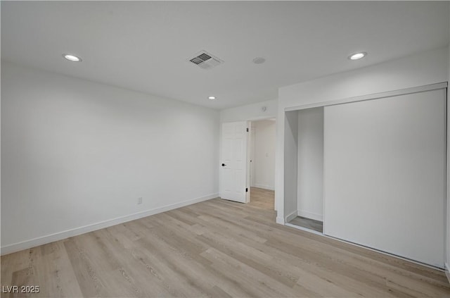 4419 Fairmont Cir, Las Vegas, NV 89147 - unfurnished bedroom with recessed lighting, visible vents, a closet, and light wood-type flooring