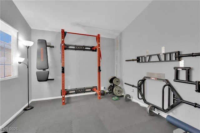 workout area with baseboards