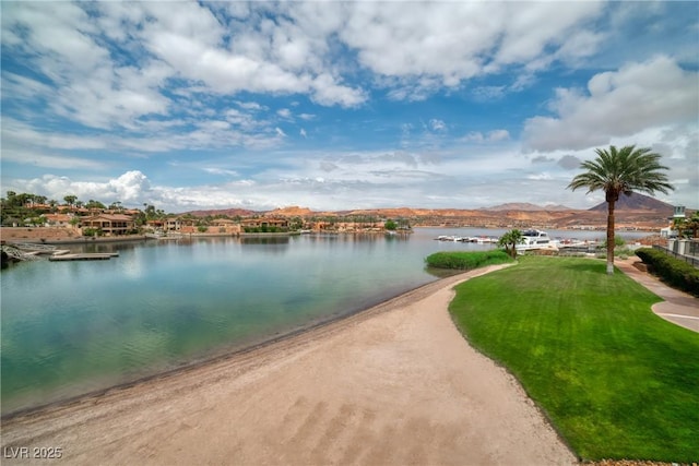 water view featuring a mountain view