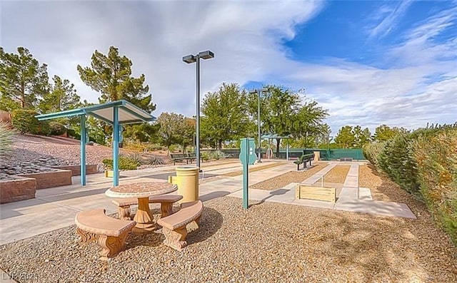 2110 King Mesa Dr, Henderson, NV 89012 - view of home's community