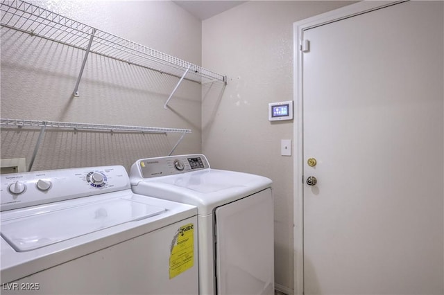 8136 Shady Glen Ave, Las Vegas, NV 89131 - laundry room with washer and dryer