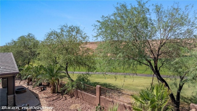 653 Paloma Cir, Mesquite, NV 89027 - view of yard featuring fence