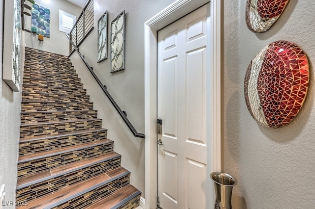 409 Lake Windemere St, Las Vegas, NV 89138 - staircase with a textured wall