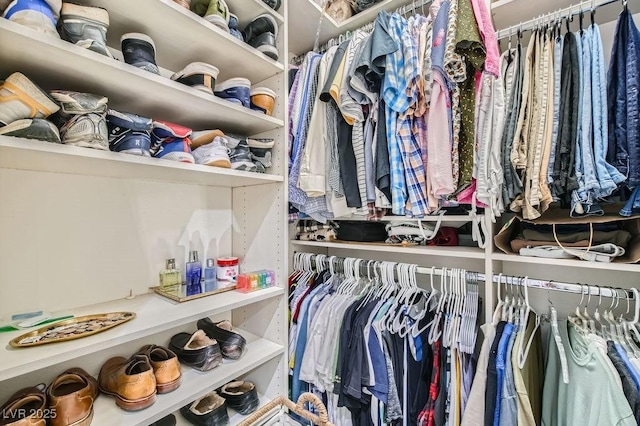 10408 Mezzanino Ct, Las Vegas, NV 89135 - view of walk in closet
