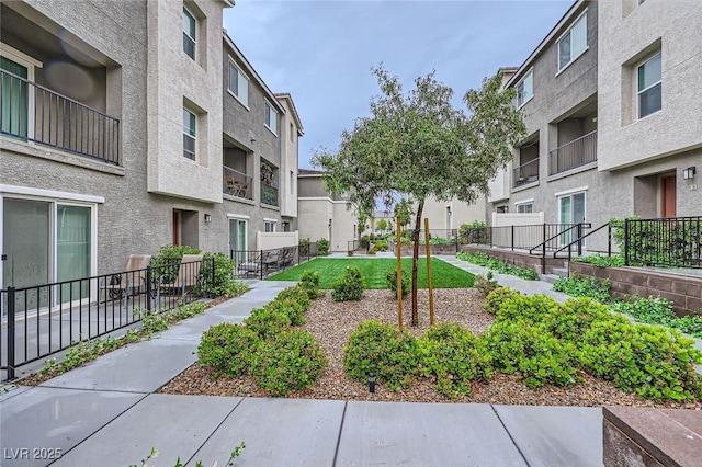 view of home's community featuring a residential view