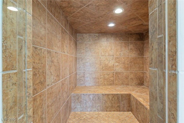 9501 Balatta Canyon Ct, Las Vegas, NV 89144 - full bathroom featuring tiled shower and recessed lighting