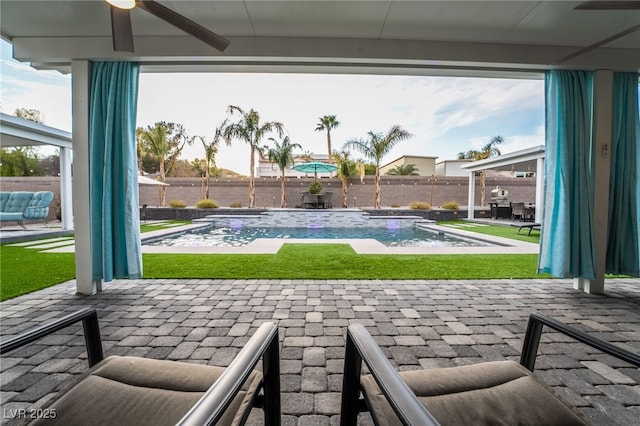 5865 Alice Landing Ct, Las Vegas, NV 89149 - view of patio / terrace featuring ceiling fan and a fenced backyard
