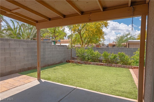 view of yard with a patio area
