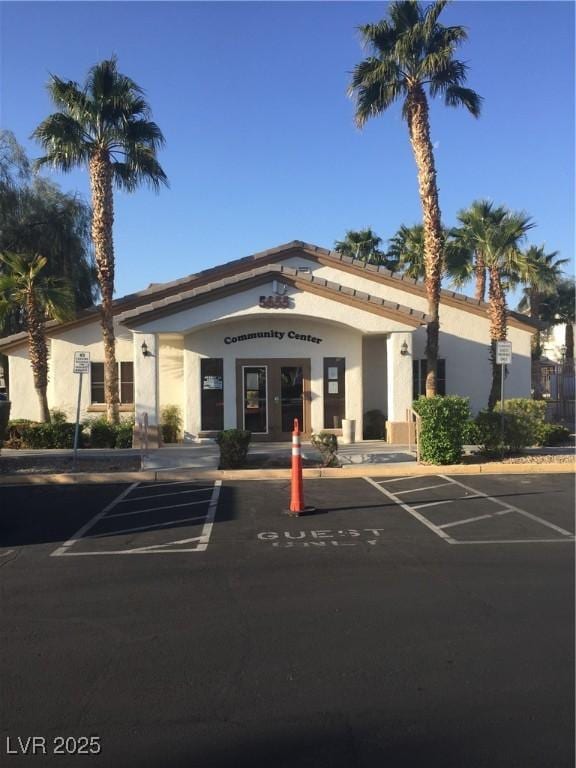 5655 E Sahara Ave Unit 1037, Las Vegas, NV 89142 - view of building exterior featuring uncovered parking