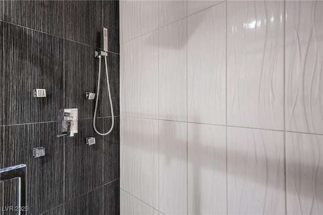 91 E Agate Ave Unit 204, Las Vegas, NV 89123 - bathroom view of tiled shower