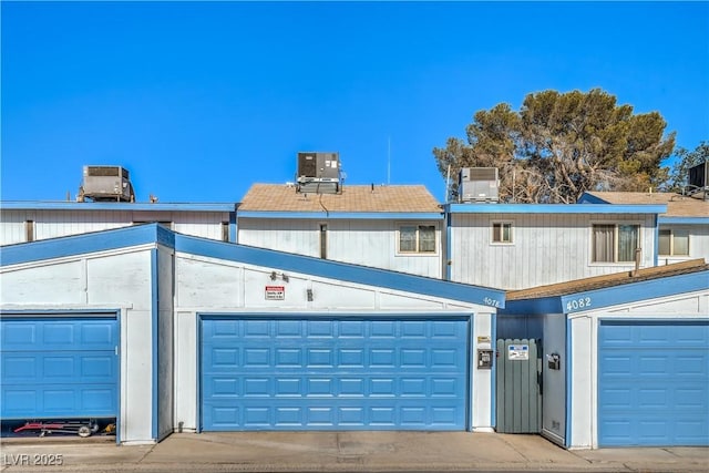 4078 Gold Coast Dr, Las Vegas, NV 89121 - multi unit property featuring cooling unit