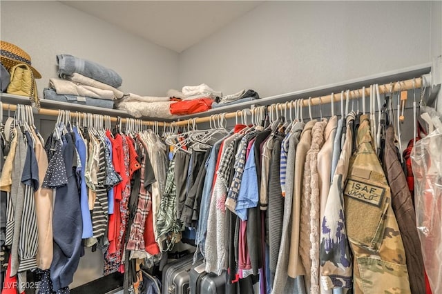 4078 Gold Coast Dr, Las Vegas, NV 89121 - view of walk in closet