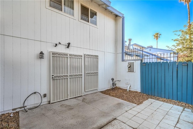 4078 Gold Coast Dr, Las Vegas, NV 89121 - view of side of property with a gate and fence