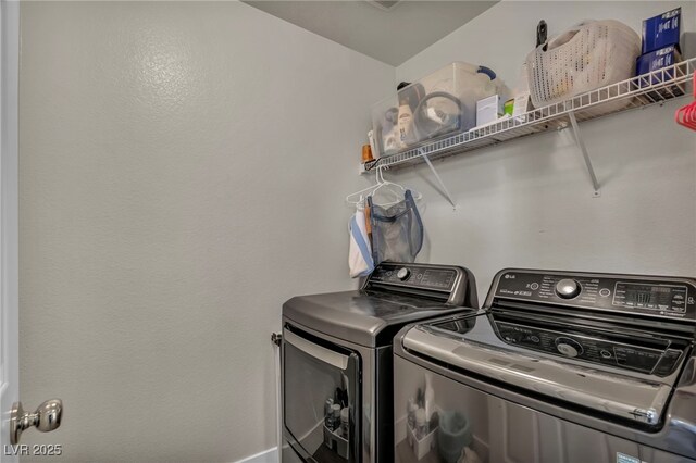 617 Apricot Rose Pl, Las Vegas, NV 89138 - laundry room featuring washer and dryer and baseboards