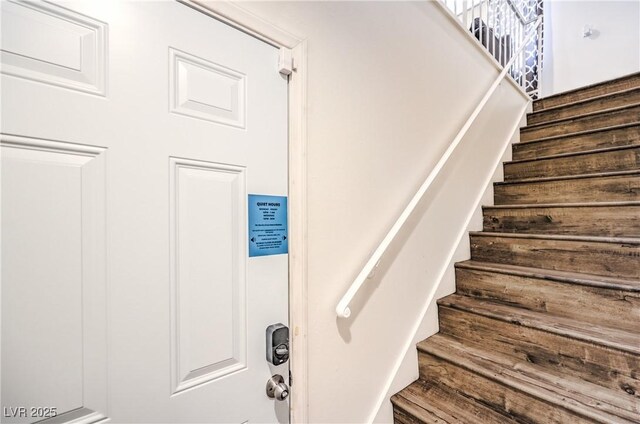 1553 Dorothy Ave Unit 4, Las Vegas, NV 89119 - view of staircase