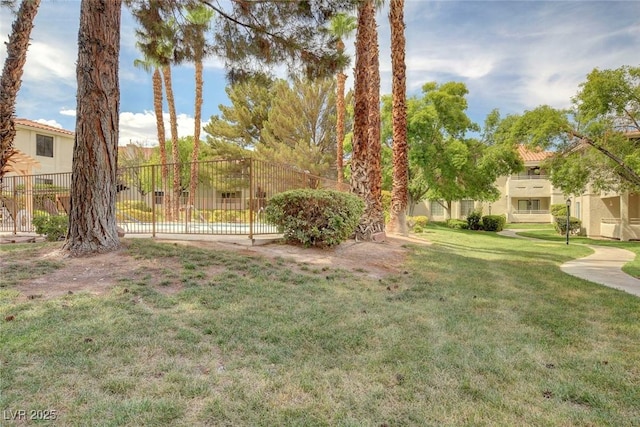 2633 S Durango Dr Unit 201, Las Vegas, NV 89117 - view of yard