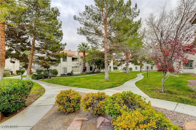 2633 S Durango Dr Unit 201, Las Vegas, NV 89117 - view of community with a yard