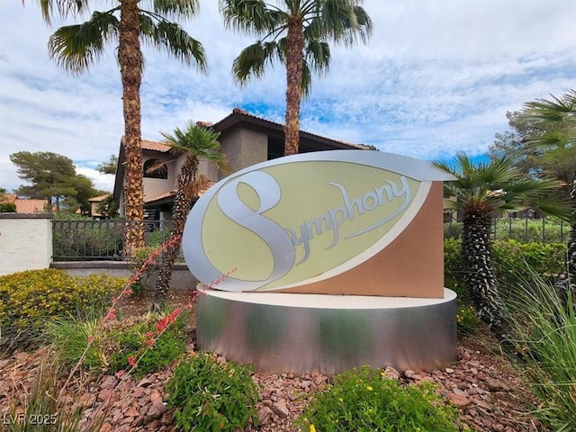 view of community / neighborhood sign