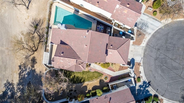aerial view of property and surrounding area