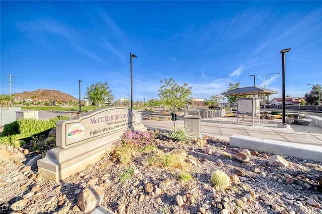 729 Scottsdale St, Henderson, NV 89002 - surrounding community featuring a mountain view