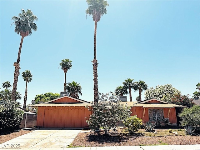 3855 Mayhill Ave, Las Vegas, NV 89121 - view of front of home featuring fence