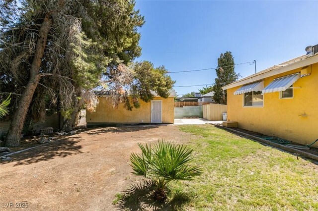 1127 Melville Dr, Las Vegas, NV 89102 - view of yard