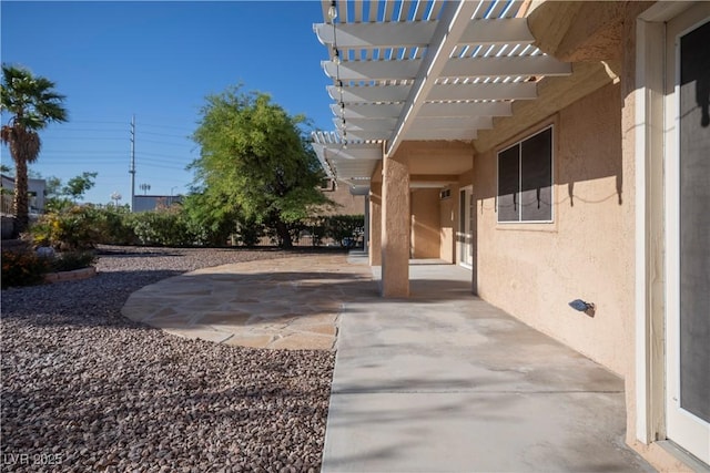 view of yard featuring a patio area and a pergola