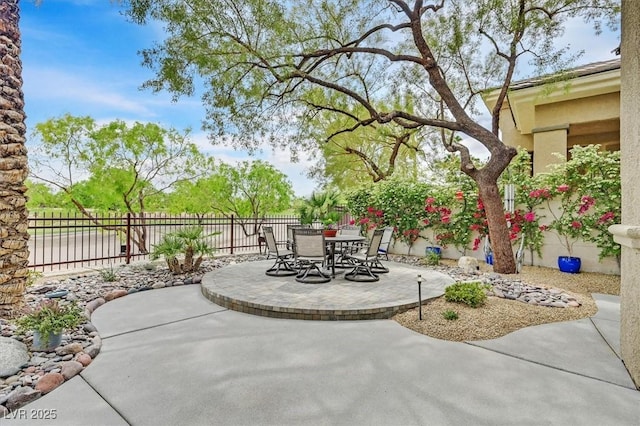 512 Pima Canyon Ct, Las Vegas, NV 89144 - fenced backyard with a patio area and outdoor dining area