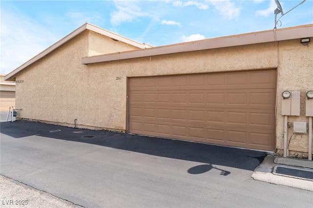 2261 Tall Pine Dr, Las Vegas, NV 89108 - view of garage