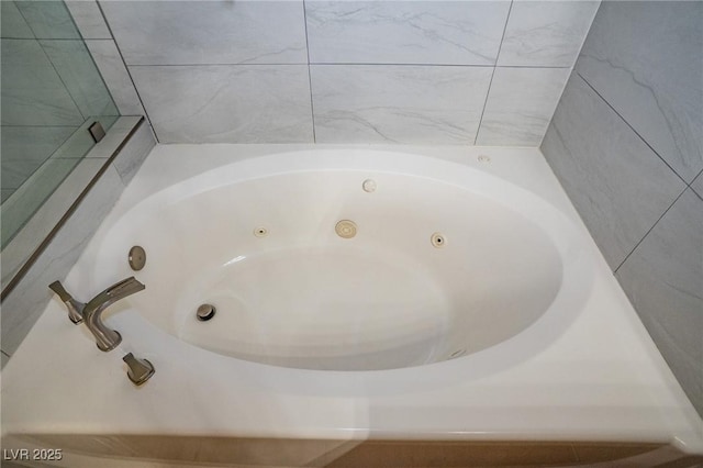 9710 Geiger Peak Ct, Las Vegas, NV 89148 - bathroom view of a jetted tub