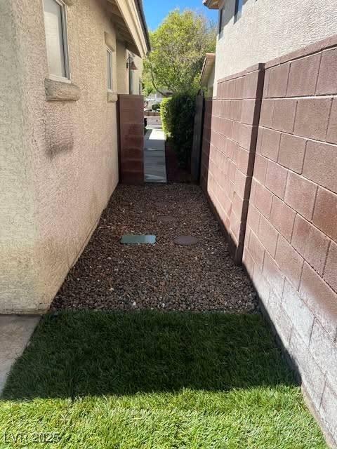 9360 Canalino Dr, Las Vegas, NV 89134 - view of yard