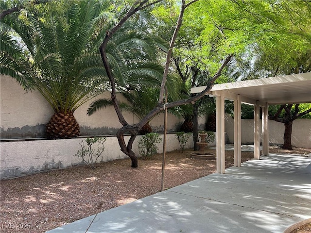 2855 Grande Valley Dr, Las Vegas, NV 89135 - view of patio with fence