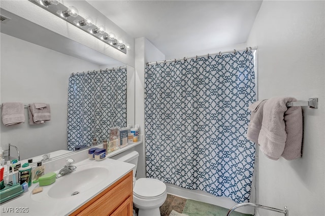 2180 Polynesia Cir, Henderson, NV 89074 - full bathroom with vanity, toilet, and a shower with curtain