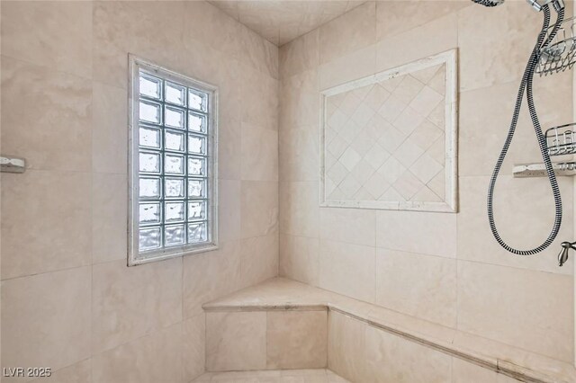 8124 Bay Harbor Dr, Las Vegas, NV 89128 - bathroom featuring a tile shower